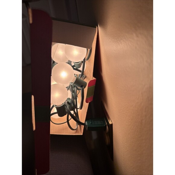 25 White Satin Globe String Lights Green Wire Indoor/Outdoor Preowned - Picture 3 of 4